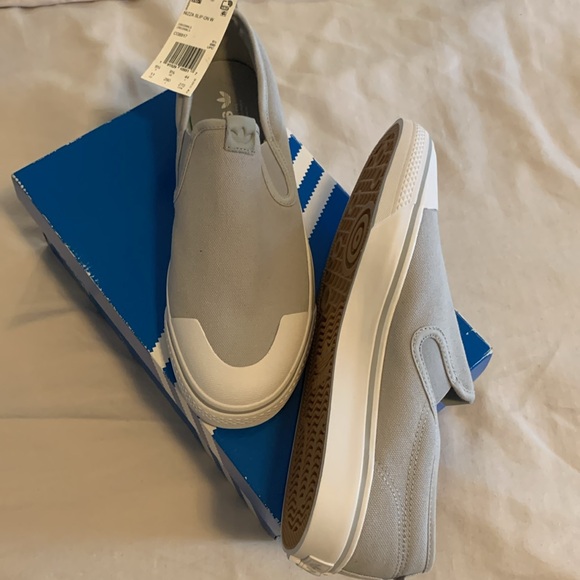 Adidas Nizza  slip on W, size 91/2 , color gray - Picture 3 of 5